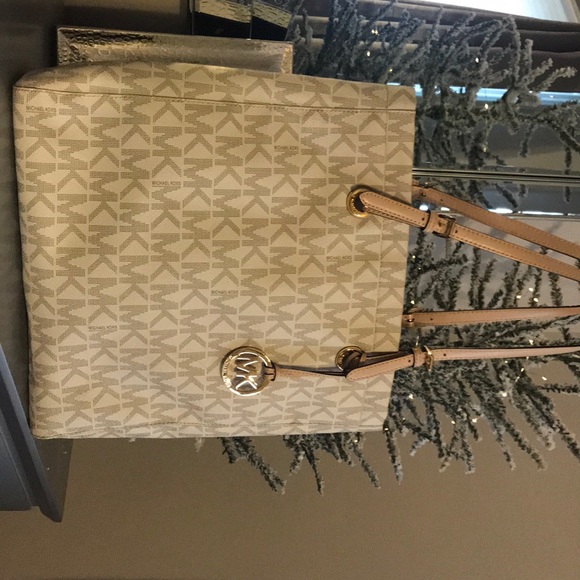 Micheal Kors Shoulder Bag - Picture 2 of 5